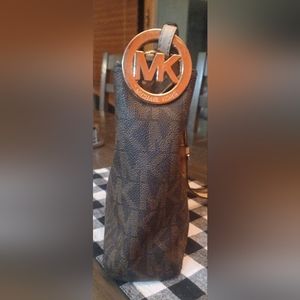 Michael kors crossbody purse